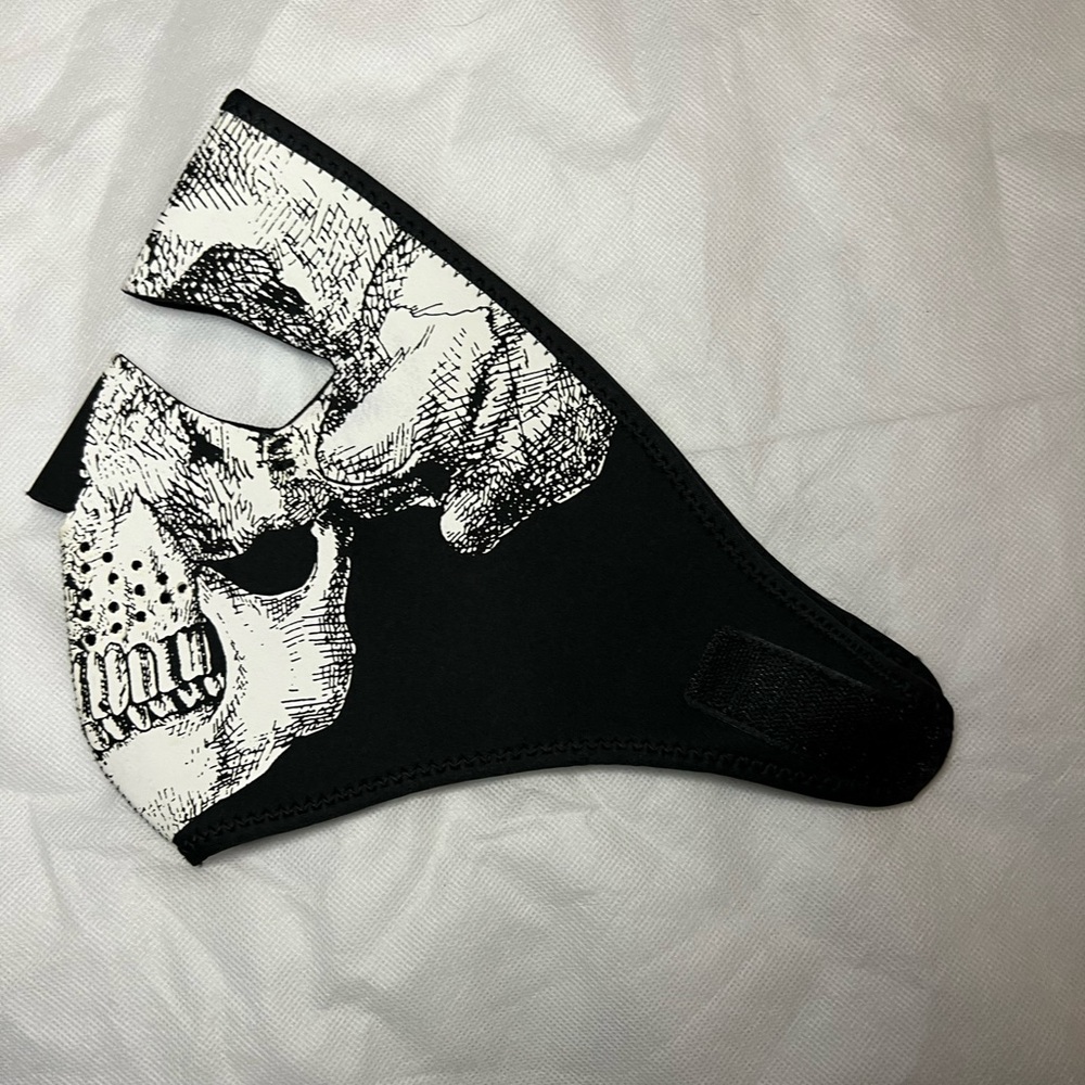 Zan Headgear Neoprene Full-Face Mask, Skull.